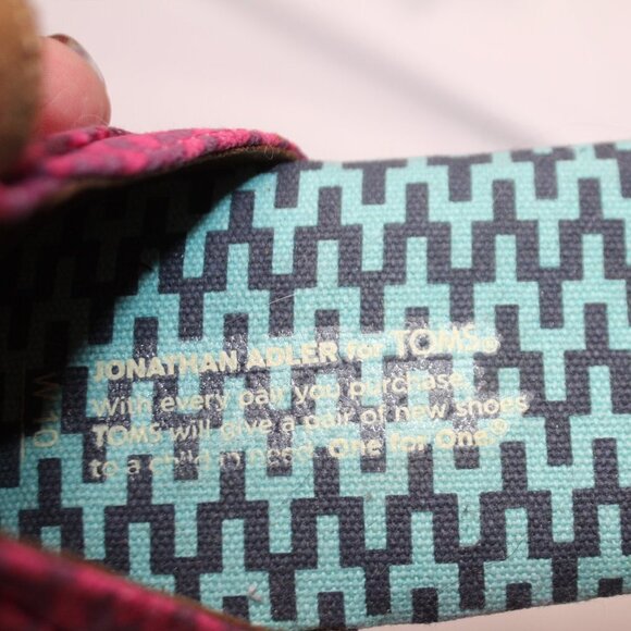 Jonathan Adler For TOMS Sandals - Picture 6 of 13